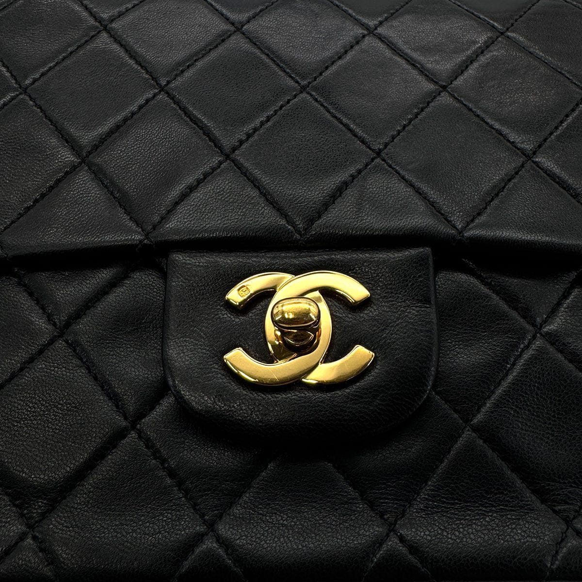 Luxury Promise Japan CHANEL VINTAGE CLASSIC FLAP MEDIUM CHAIN SHOULDER BAG BLACK LAMB SKIN 90305464