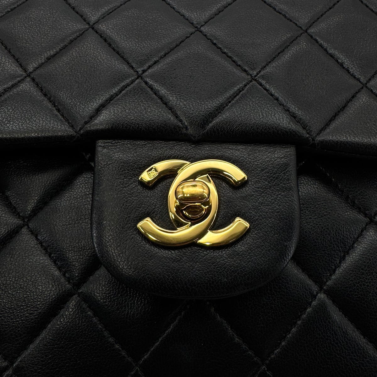 Luxury Promise Japan CHANEL VINTAGE CLASSIC FLAP MEDIUM CHAIN SHOULDER BAG BLACK LAMB SKIN 90306514