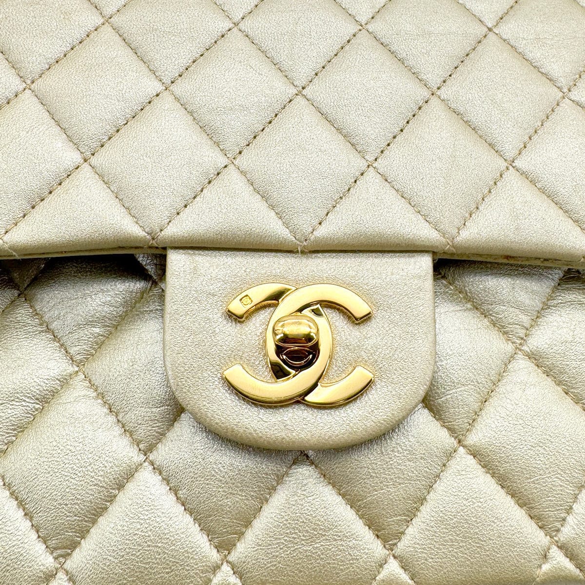 Luxury Promise Japan CHANEL VINTAGE CLASSIC FLAP MEDIUM CHAIN SHOULDER BAG CHAMPAGNE GOLD LAMB SKIN 90308265