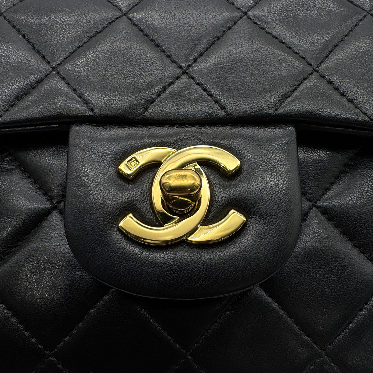 Luxury Promise Japan CHANEL VINTAGE CLASSIC FLAP SMALL CHAIN SHOULDER BAG BLACK LAMB SKIN 90266744