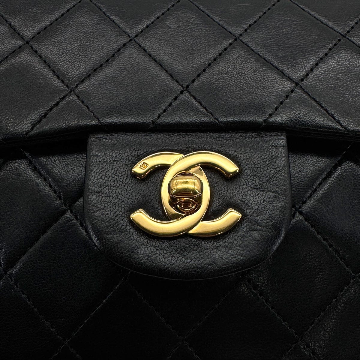 Luxury Promise Japan CHANEL VINTAGE CLASSIC FLAP SMALL CHAIN SHOULDER BAG BLACK LAMB SKIN 90308258