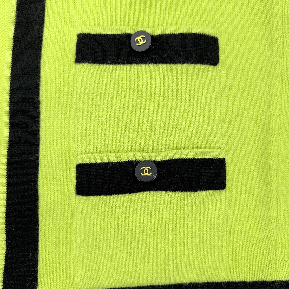 Luxury Promise Japan CHANEL VINTAGE COCO BUTTON KNIT TOPS CARDIGAN SET YELLOW BLACK CASHMERE 42 P04 RTW 90283633