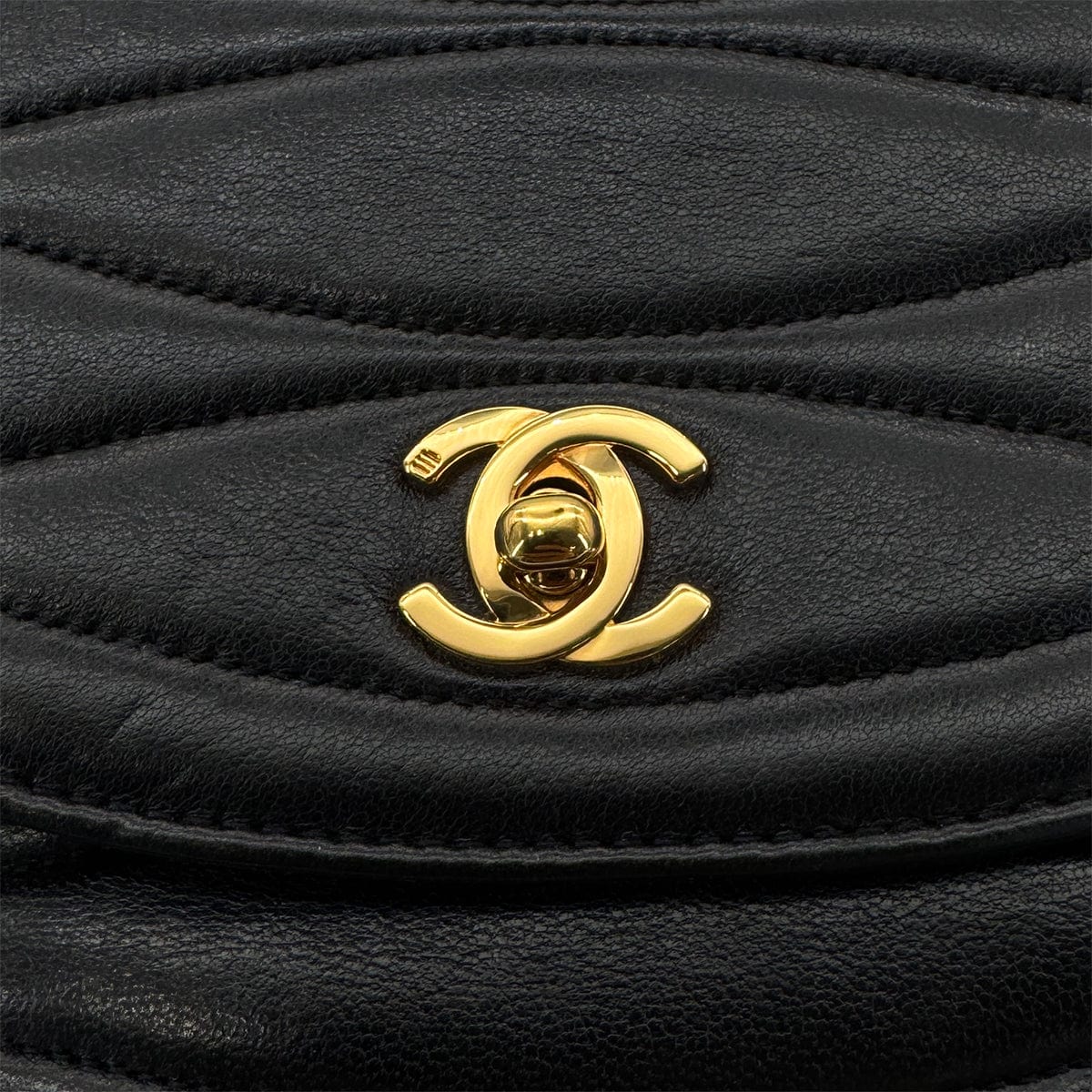 Luxury Promise Japan CHANEL VINTAGE COCOMARK CHAIN SHOULDER BAG BLACK LAMB SKIN 90275138