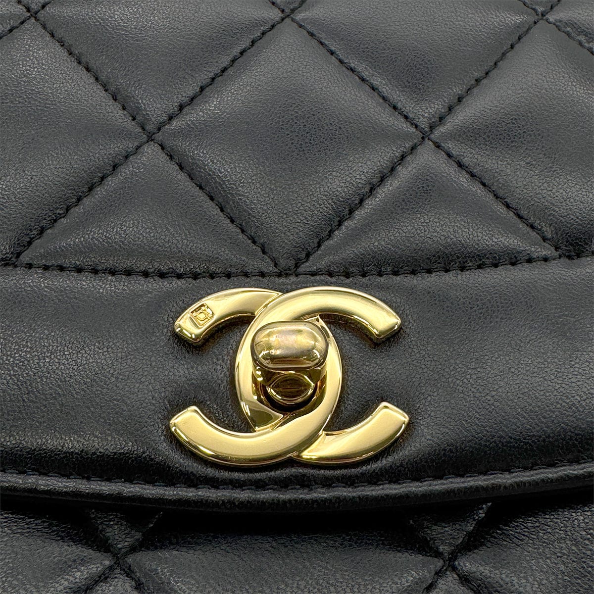 Luxury Promise Japan CHANEL VINTAGE DIANA MEDIUM CHAIN SHOULDER BAG BLACK LAMB SKIN 90266709
