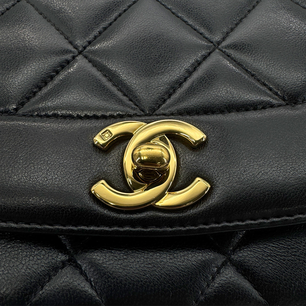 Luxury Promise Japan CHANEL VINTAGE DIANA MEDIUM CHAIN SHOULDER BAG BLACK LAMB SKIN 90267772