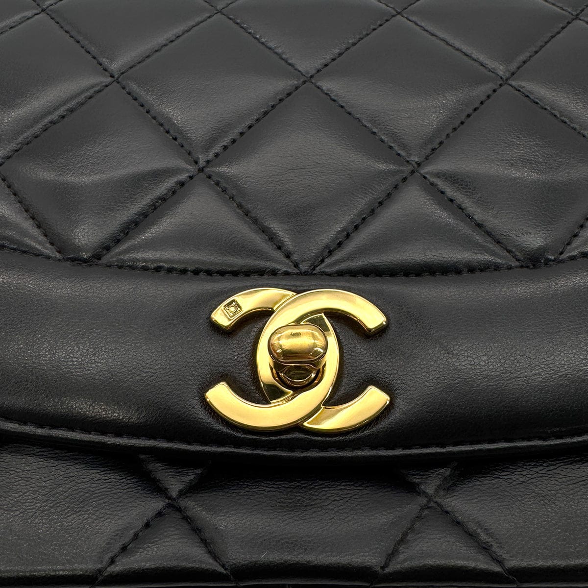 Luxury Promise Japan CHANEL VINTAGE DIANA MEDIUM CHAIN SHOULDER BAG BLACK LAMB SKIN 90272514