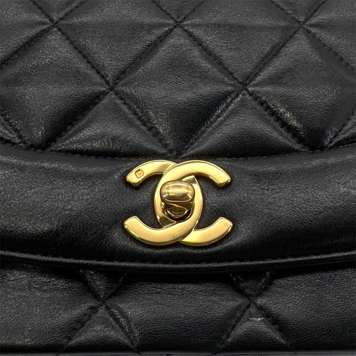 Luxury Promise Japan CHANEL VINTAGE DIANA MEDIUM CHAIN SHOULDER BAG BLACK LAMB SKIN 90279721