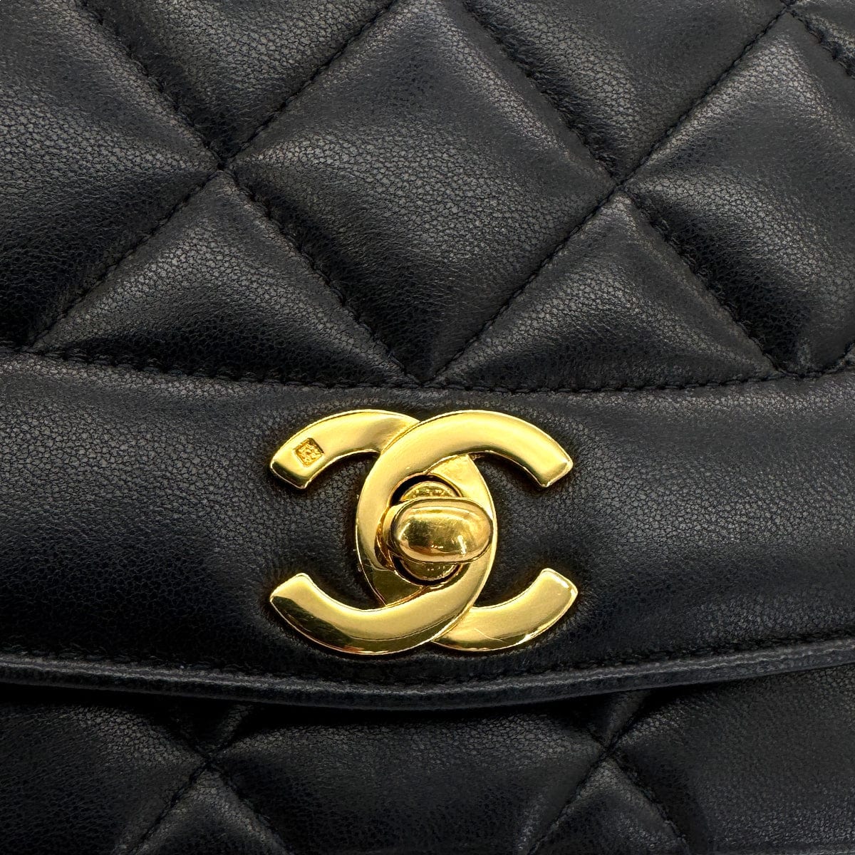 Luxury Promise Japan CHANEL VINTAGE DIANA MEDIUM CHAIN SHOULDER BAG BLACK LAMB SKIN 90292819