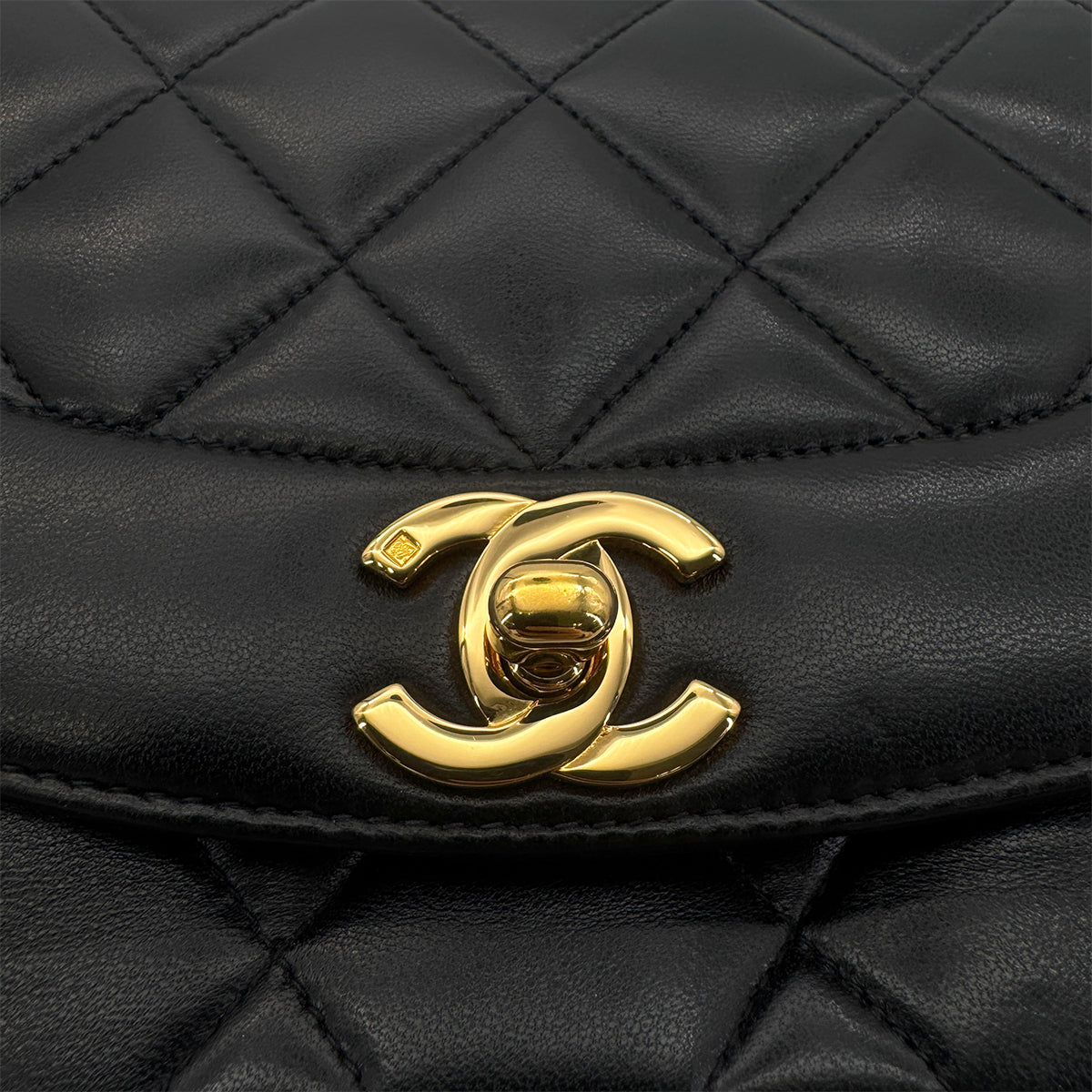 Luxury Promise Japan CHANEL VINTAGE DIANA SMALL CHAIN SHOULDER BAG BLACK LAMB SKIN 90270854