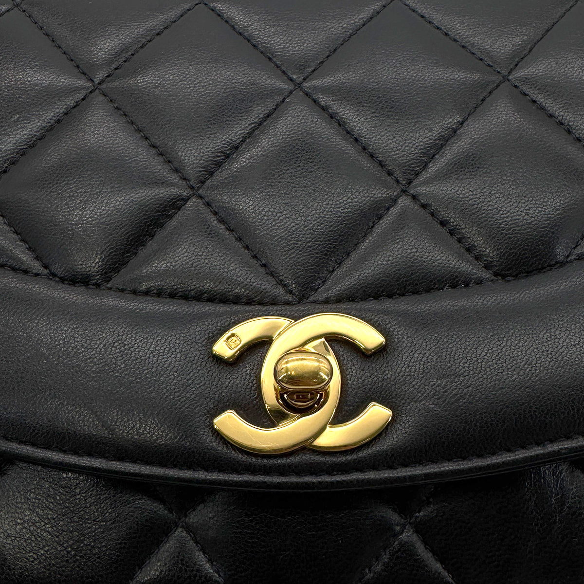 Luxury Promise Japan CHANEL VINTAGE DIANA SMALL CHAIN SHOULDER BAG BLACK LAMB SKIN 90279735