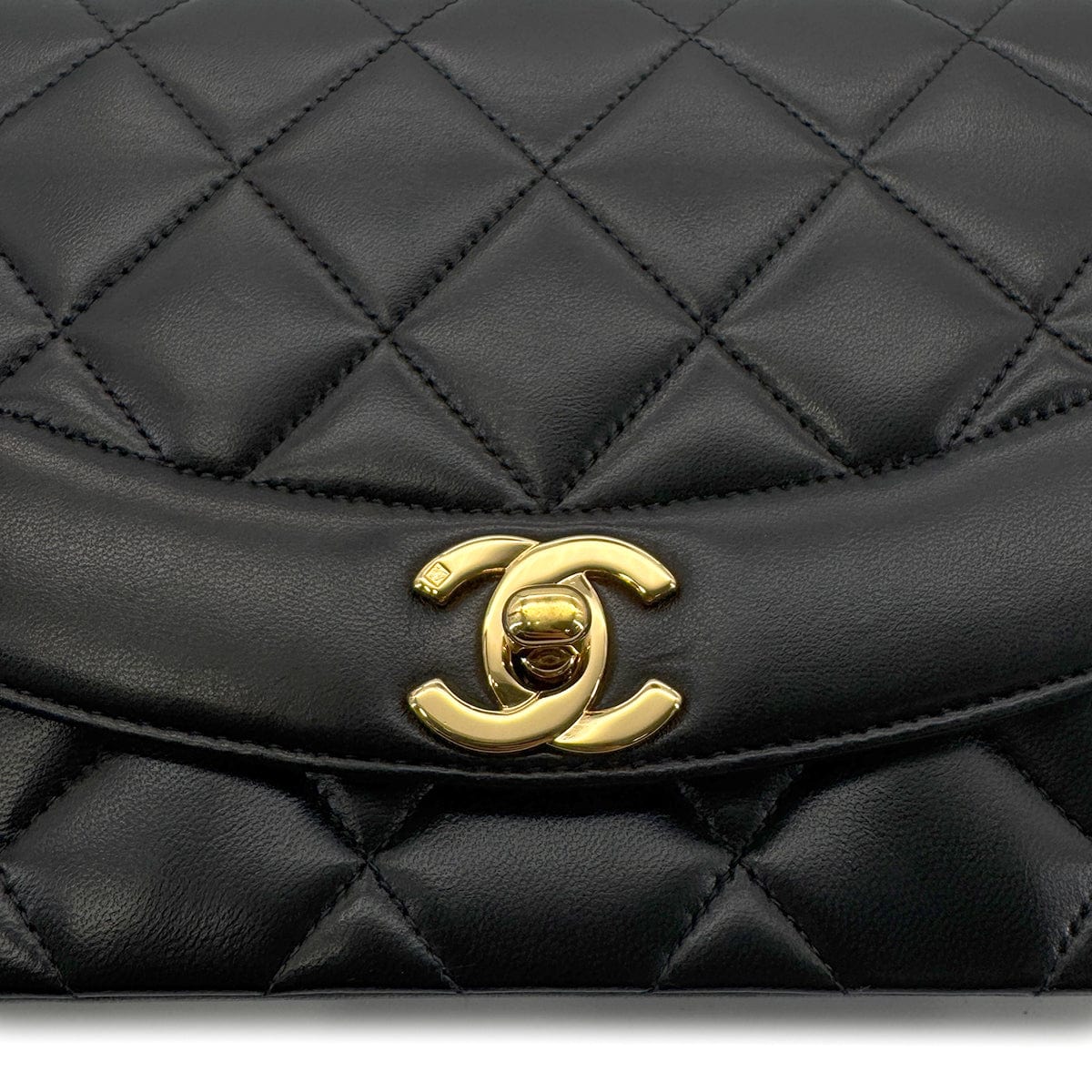 Luxury Promise Japan CHANEL VINTAGE DIANA SMALL CHAIN SHOULDER BAG BLACK LAMB SKIN 90280288