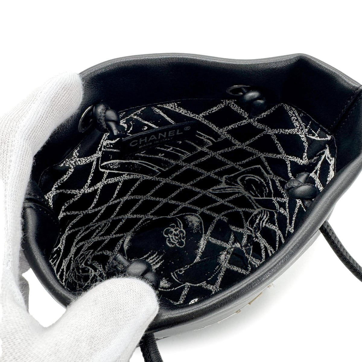 Luxury Promise Japan CHANEL VINTAGE ESSENTIAL TOTE BAG BLACK CALF LEATHER 90272526