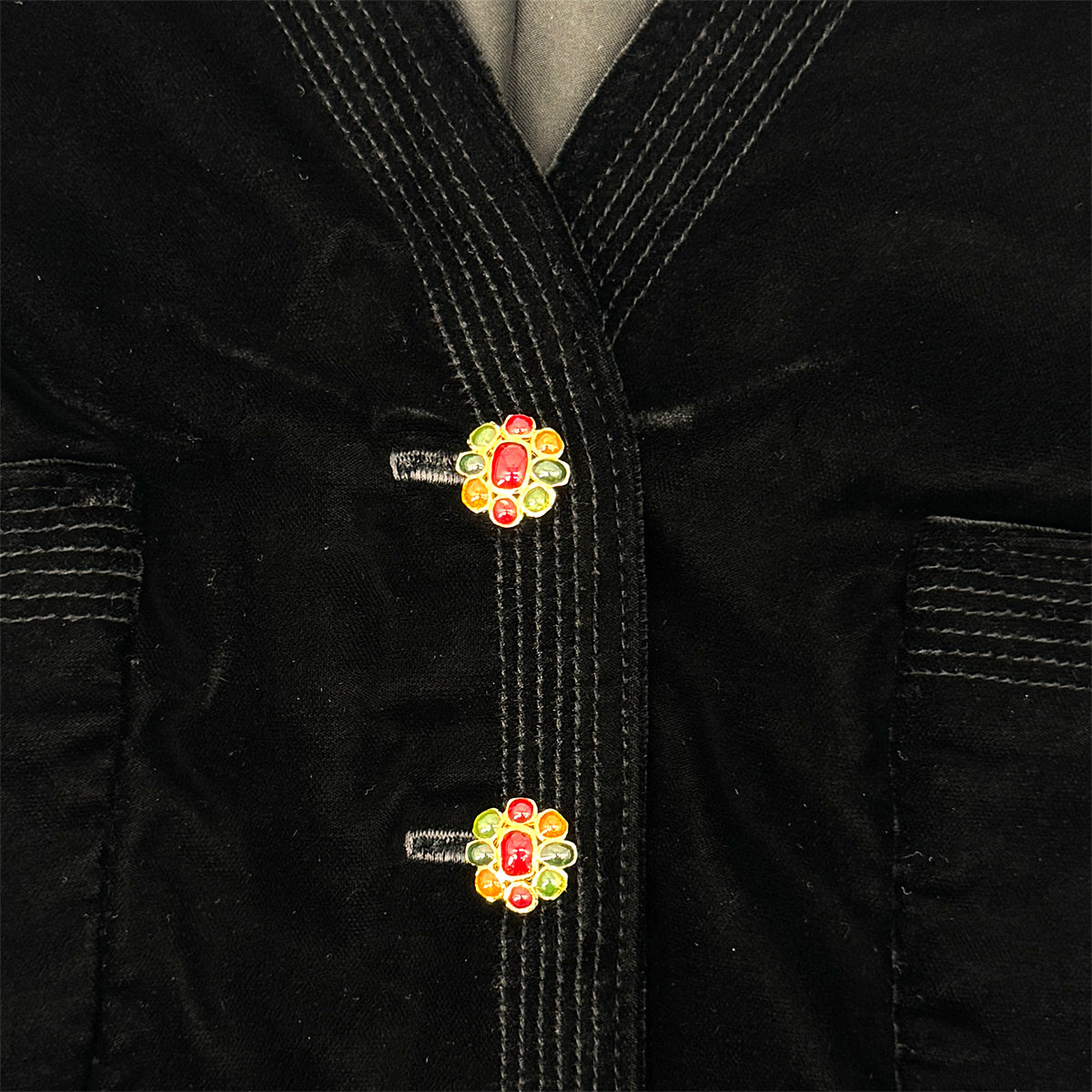 Luxury Promise Japan CHANEL VINTAGE GRIPOIX BUTTON VELOR HALF SLEEVE JACKET BLACK RAYON RTW 90284590