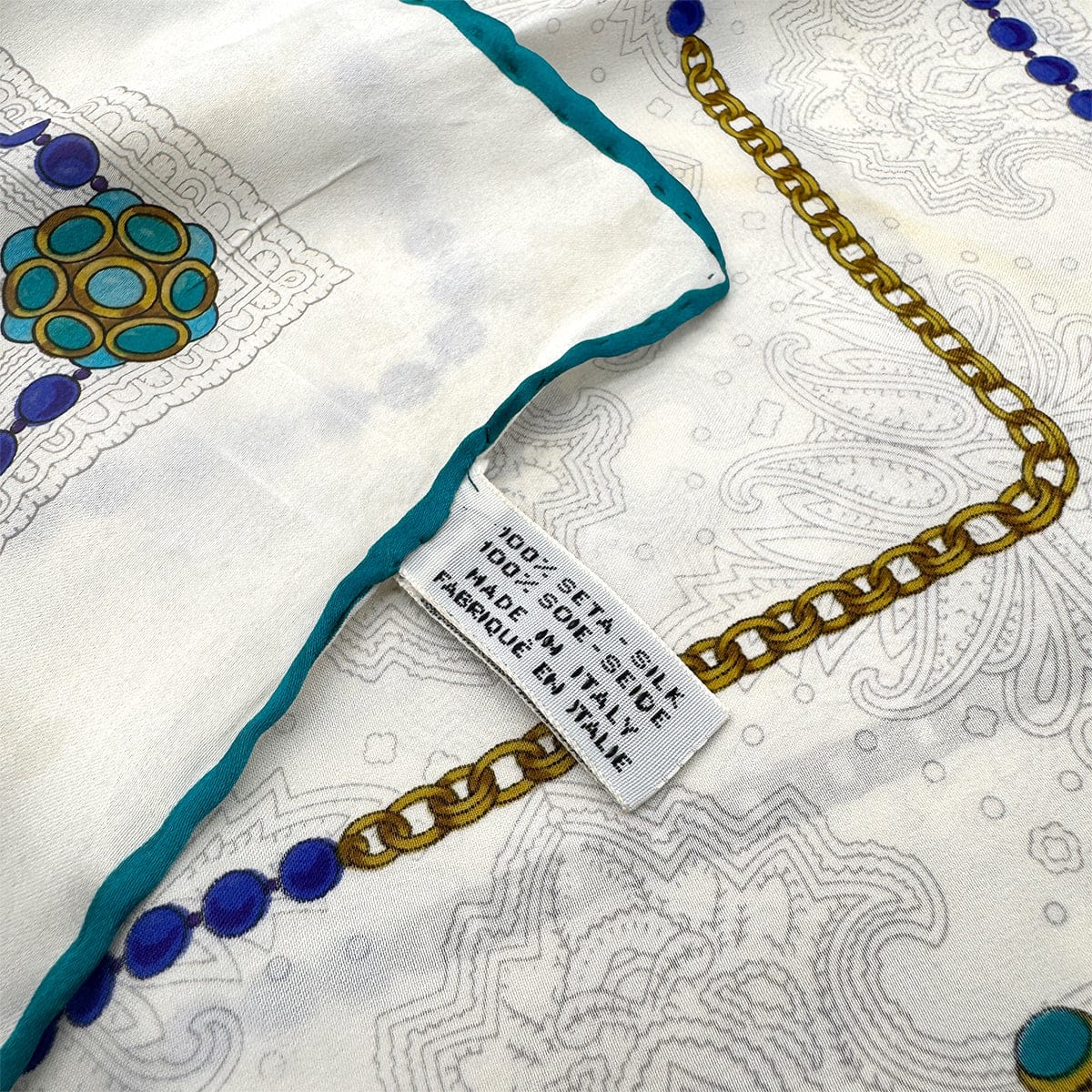 Luxury Promise Japan CHANEL VINTAGE SCARF LOGO ACCESSORY WHITE CACHMERE 90276741