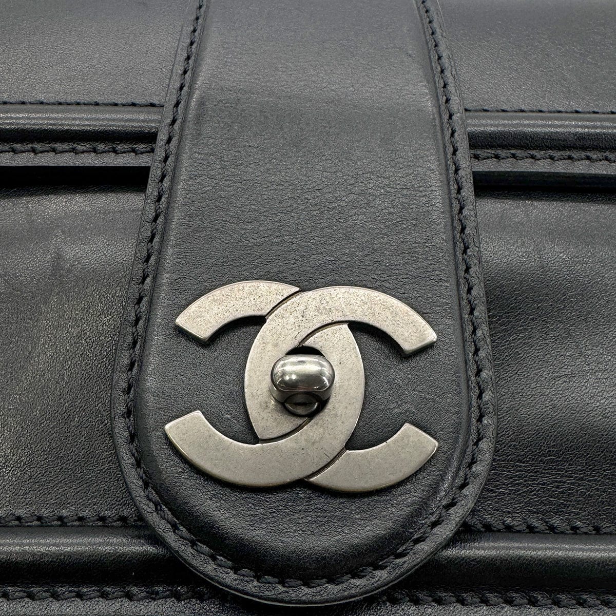 Luxury Promise Japan CHANEL VINTAGE TURN LOCK SHOULDER BAG BLACK CALF SKIN 90275620