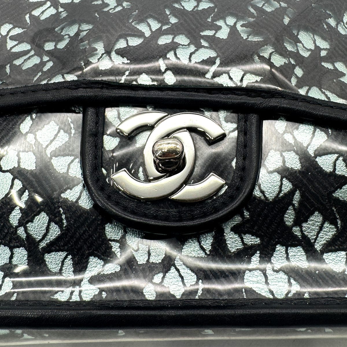 Luxury Promise Japan CHANEL VINTAGE TURN LOCK STAR LEACE CHAIN TOTE BAG CLEAR BLACK VINYL 90291463