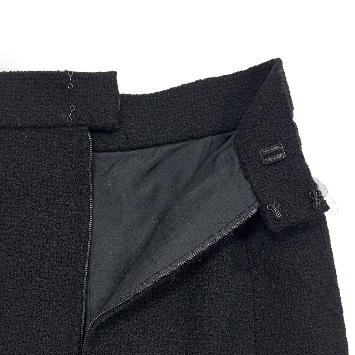 Luxury Promise Japan CHANEL VINTAGE TWEED JACKET SKIRT SET WOOL COCO BUTTON BLACK 40 RTW 90288033