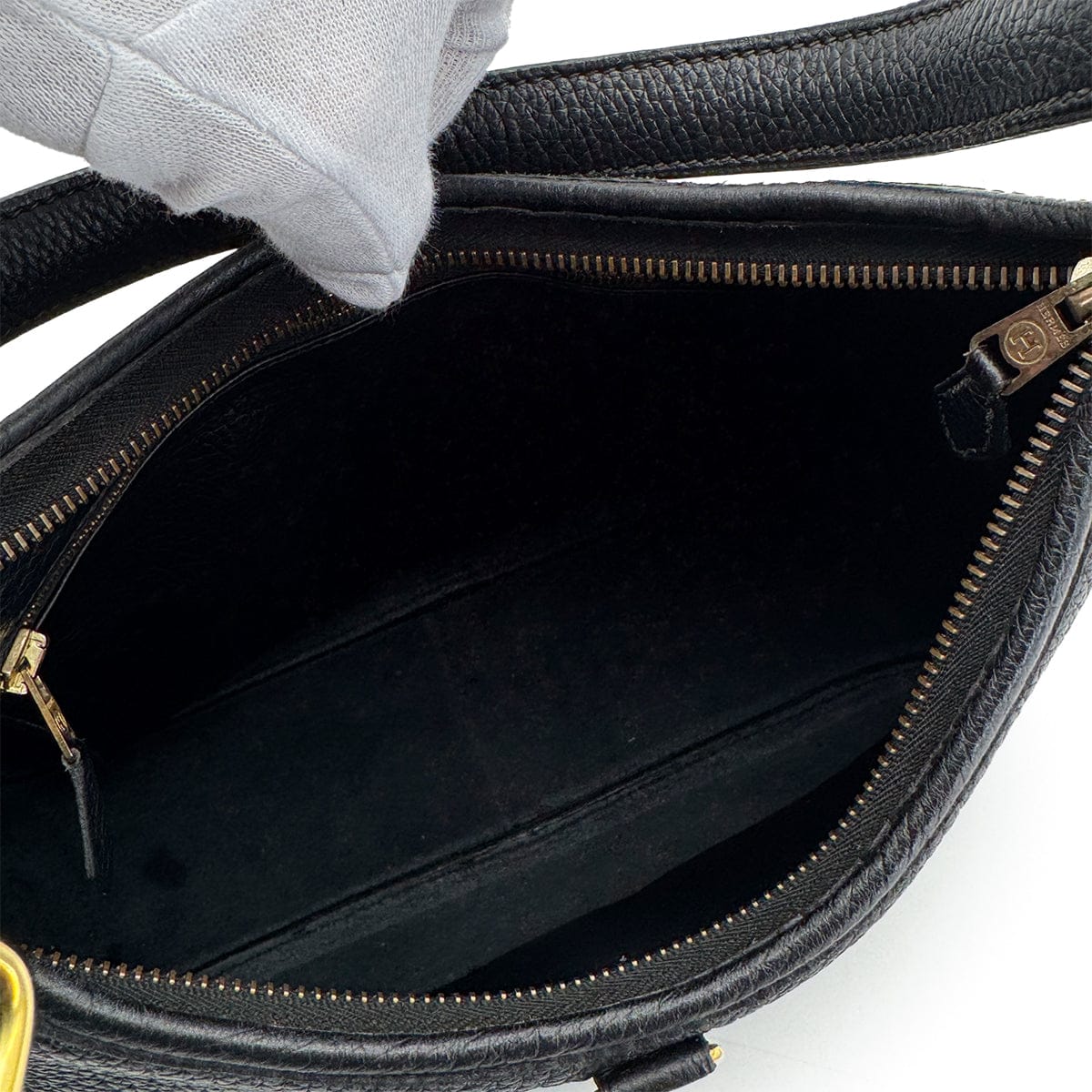 Luxury Promise Japan HERMES TRIM 31 BLACK TAURILLON CLEMENCE SHOULDER BAG 1995 CIRCLE Y GOLD HARDWARE 90323081