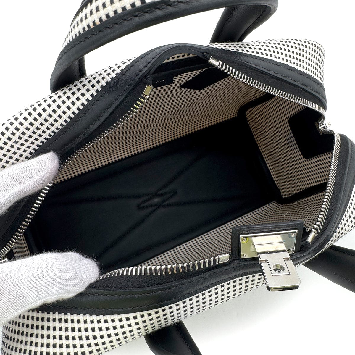 luxury promise japan HERMES VICTORIA 3 FOURRE TOUT MINI BLACK WHITE TOILE QUADRILLE VEAU SWIFT HAND BAG 2023 B PALLADIUM HARDWARE 90313545