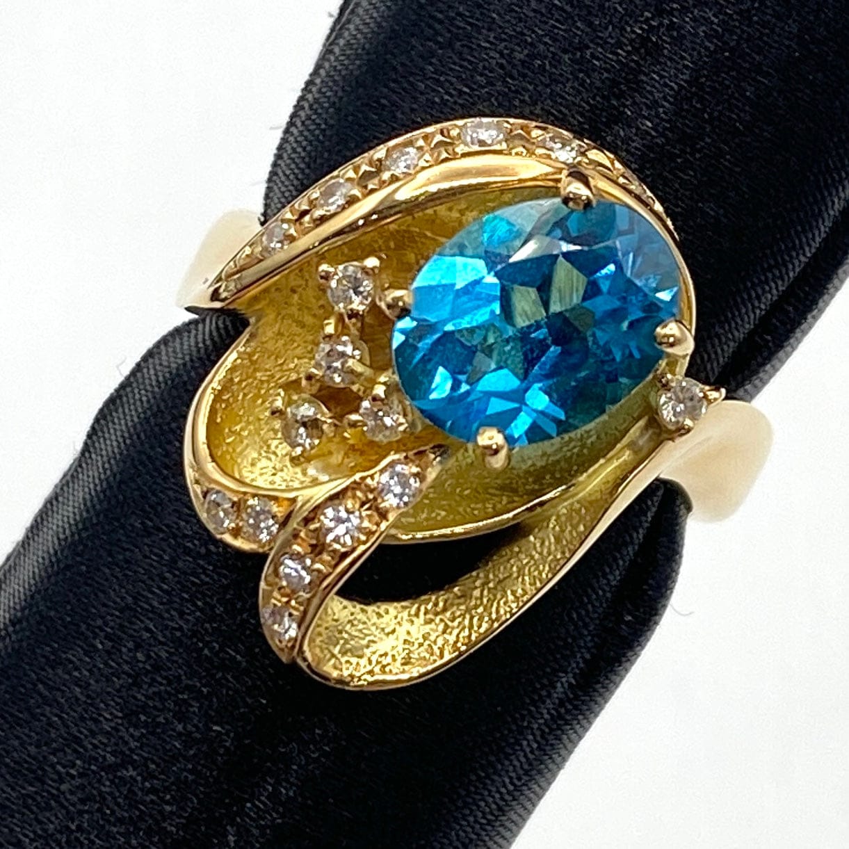 Luxury Promise Japan K18 Blue Topaz Ring BT 2.05 DA 0.16 9.1g US6.25 26-11138-0