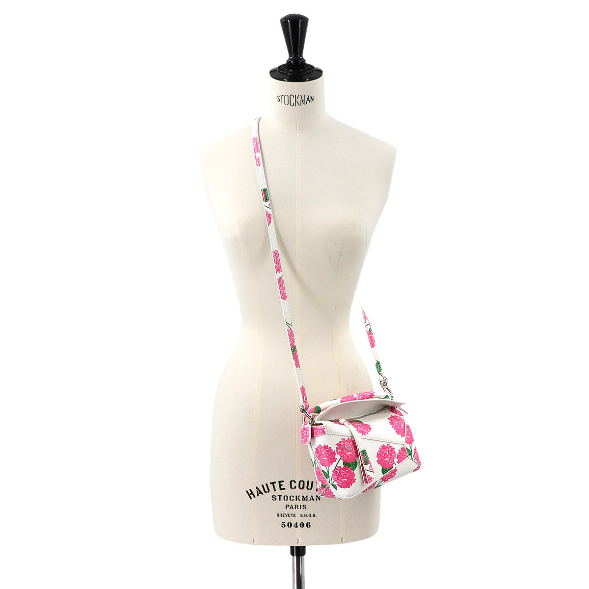 Luxury Promise Japan LOEWE Puzzle Bag Mini 2-way hand/shoulder bag in white leather with pink flowers and silver hardware. Item number 90297500