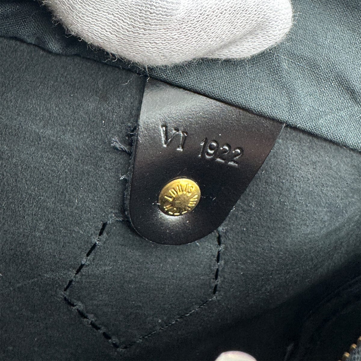 Luxury Promise Japan LOUIS VUITTON EPI SPEEDY 25 HAND BAG NOIR LEATHER M59232 90302178