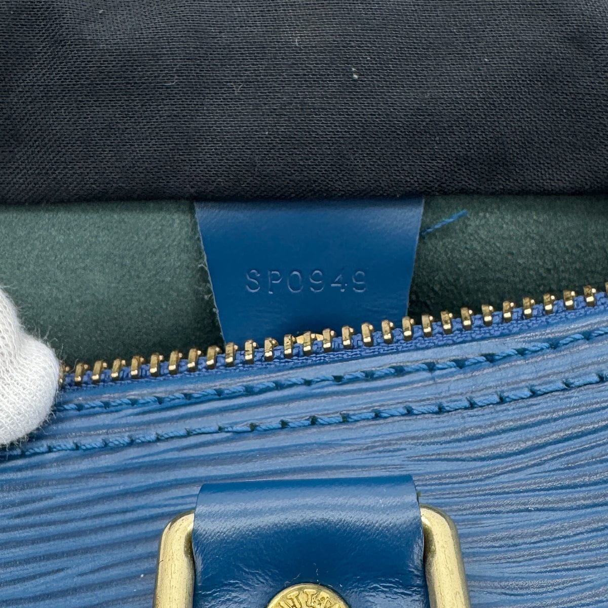 Luxury Promise Japan LOUIS VUITTON EPI SPEEDY 25 HAND BAG TOLEDO BLUE LEATHER M43015 90298699