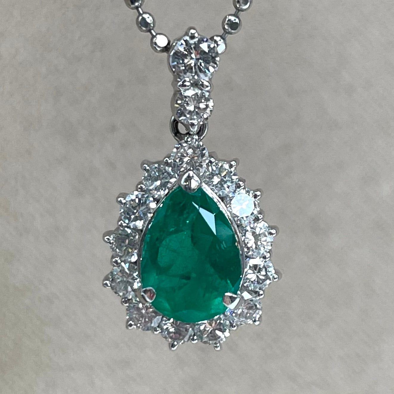 Luxury Promise Japan Necklace  Emarald 0.97  Diamond 0.7 6 g 2700041118921