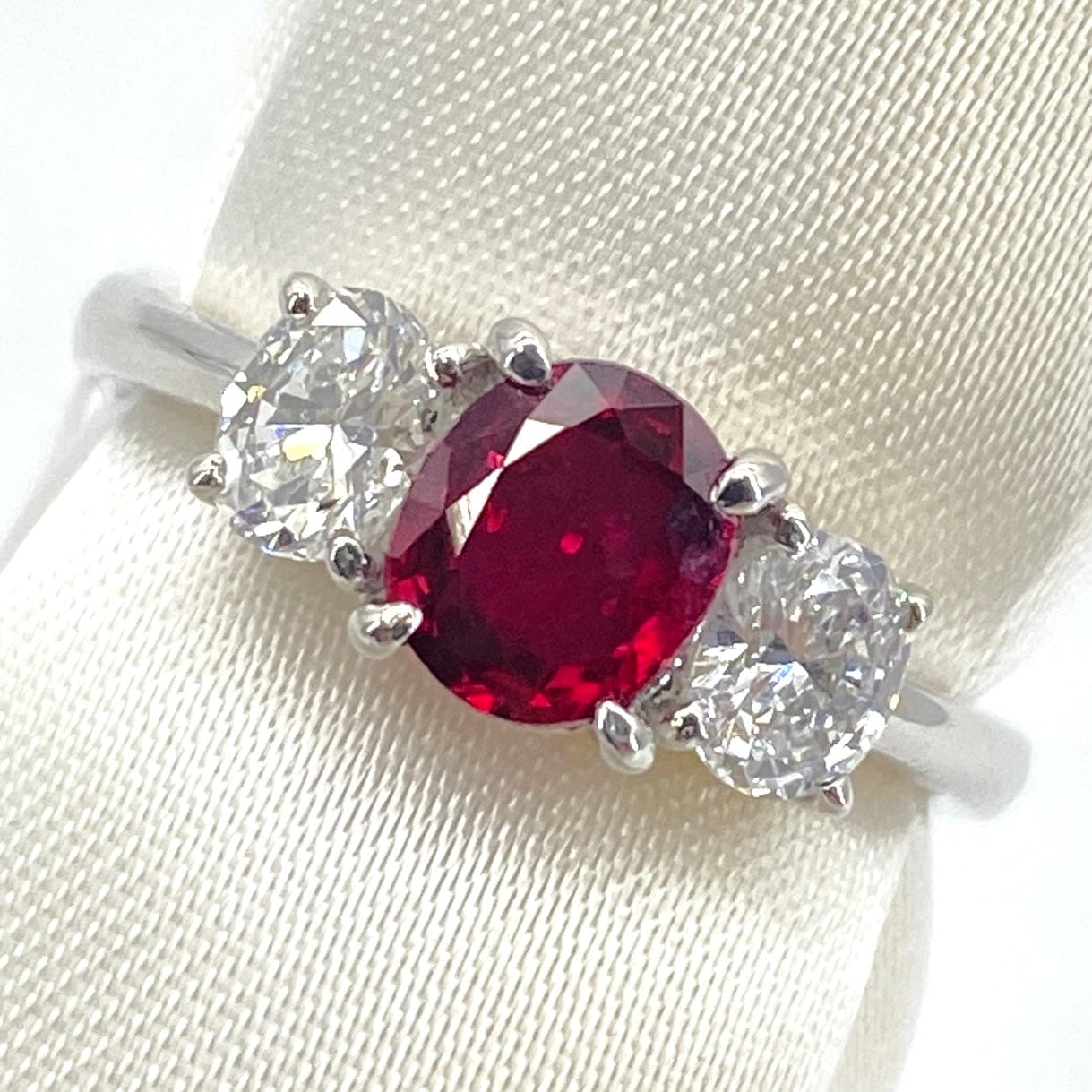 Luxury Promise Japan Ring   Ruby 0.68  Diamond 0.48 4 g 2700039576085
