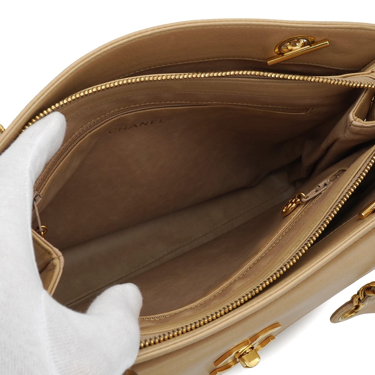 Luxury Promise Japan VINTAGE CHANEL CHAIN SHOULDER BAG BEIGE LAMB SKIN GOLD HARDWARE 90331862