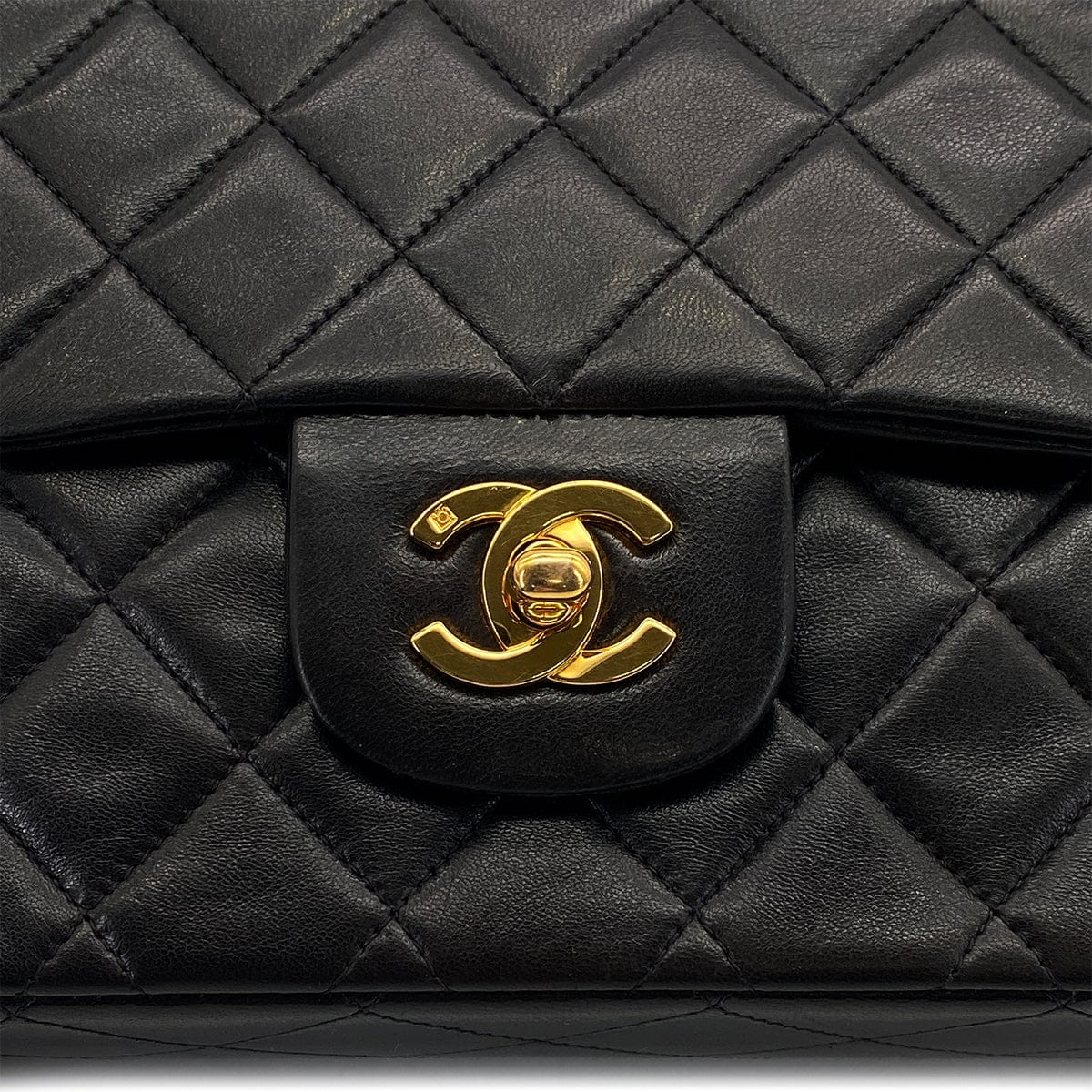 Luxury Promise Japan VINTAGE CHANEL CLASSIC FLAP MEDIUM CHAIN SHOULDER BAG BLACK LAMB SKIN GOLD HARDWARE 90318733