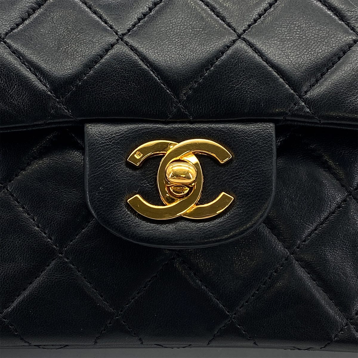 Luxury promise Japan VINTAGE CHANEL CLASSIC FLAP MEDIUM CHAIN SHOULDER BAG BLACK LAMB SKIN GOLD HARDWARE 90324800