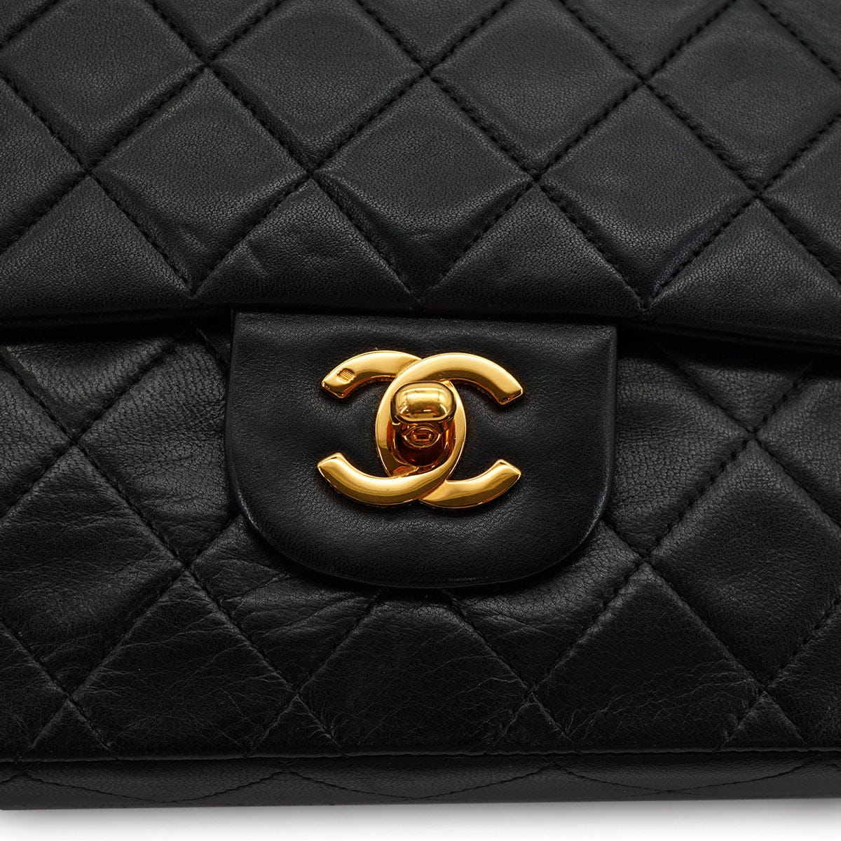 Luxury Promise Japan VINTAGE CHANEL CLASSIC FLAP MEDIUM CHAIN SHOULDER BAG BLACK LAMB SKIN GOLD HARDWARE 90333179