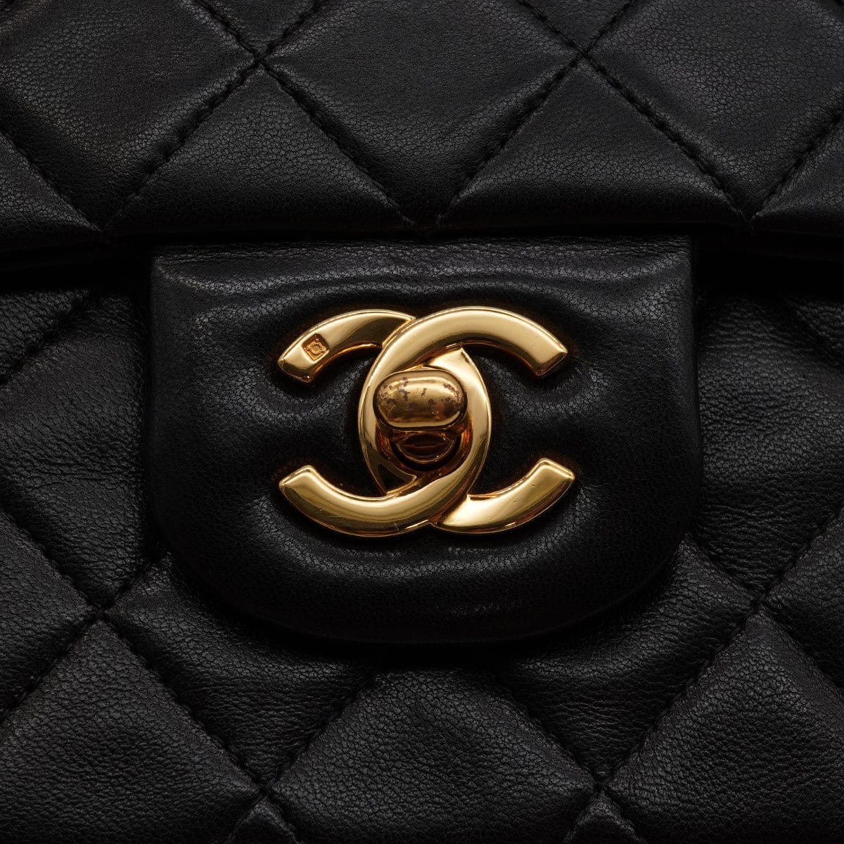 Luxury Promise Japan VINTAGE CHANEL CLASSIC FLAP MEDIUM CHAIN SHOULDER BAG BLACK LAMB SKIN GOLD HARDWARE 90344448