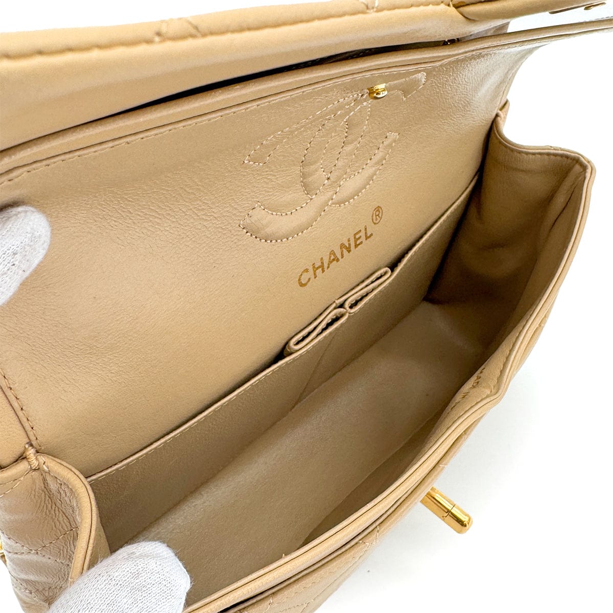 Luxury Promise Japan VINTAGE CHANEL CLASSIC FLAP SMALL CHAIN SHOULDER BAG BEIGE LAMB SKIN GOLD HARDWARE 90318627