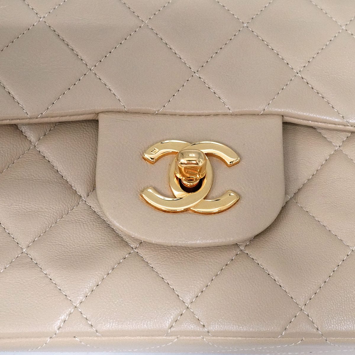 Luxury Promise Japan VINTAGE CHANEL CLASSIC FLAP SMALL CHAIN SHOULDER BAG BEIGE LAMB SKIN GOLD HARDWARE 90346683