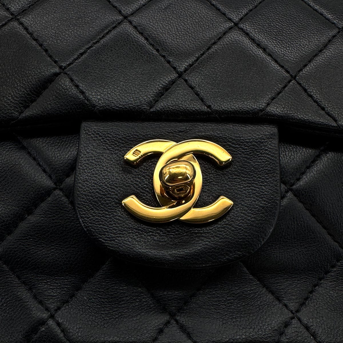Luxury Promise Japan VINTAGE CHANEL CLASSIC FLAP SMALL CHAIN SHOULDER BAG BLACK LAMB SKIN GOLD HARDWARE 90317907