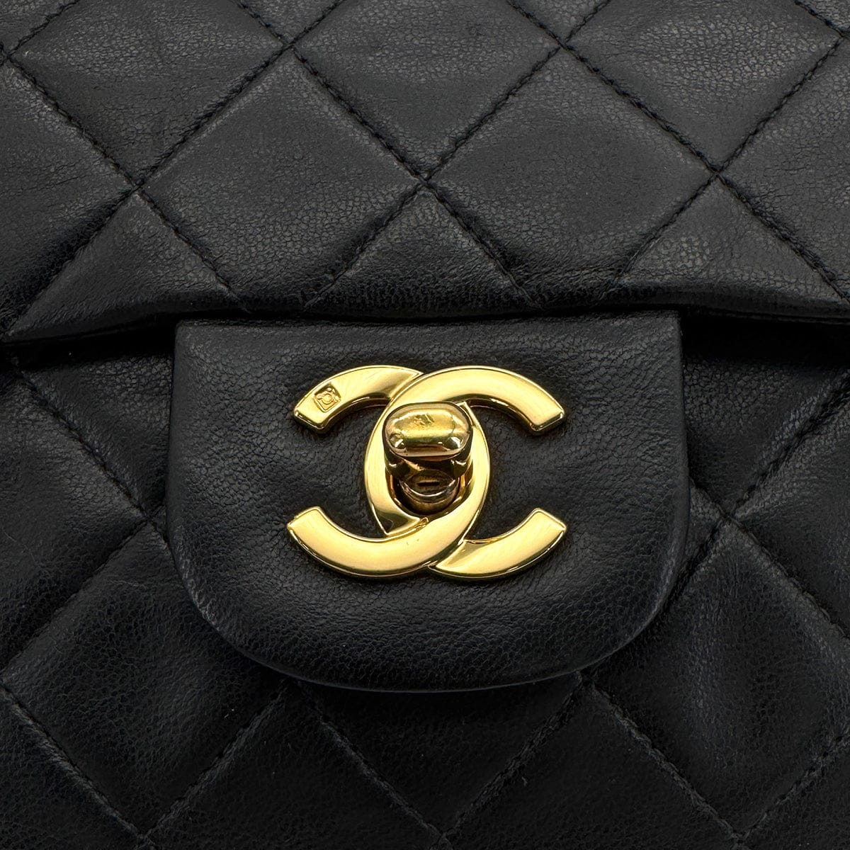 Luxury Promise Japan VINTAGE CHANEL CLASSIC FLAP SMALL CHAIN SHOULDER BAG BLACK LAMB SKIN GOLD HARDWARE 90323457