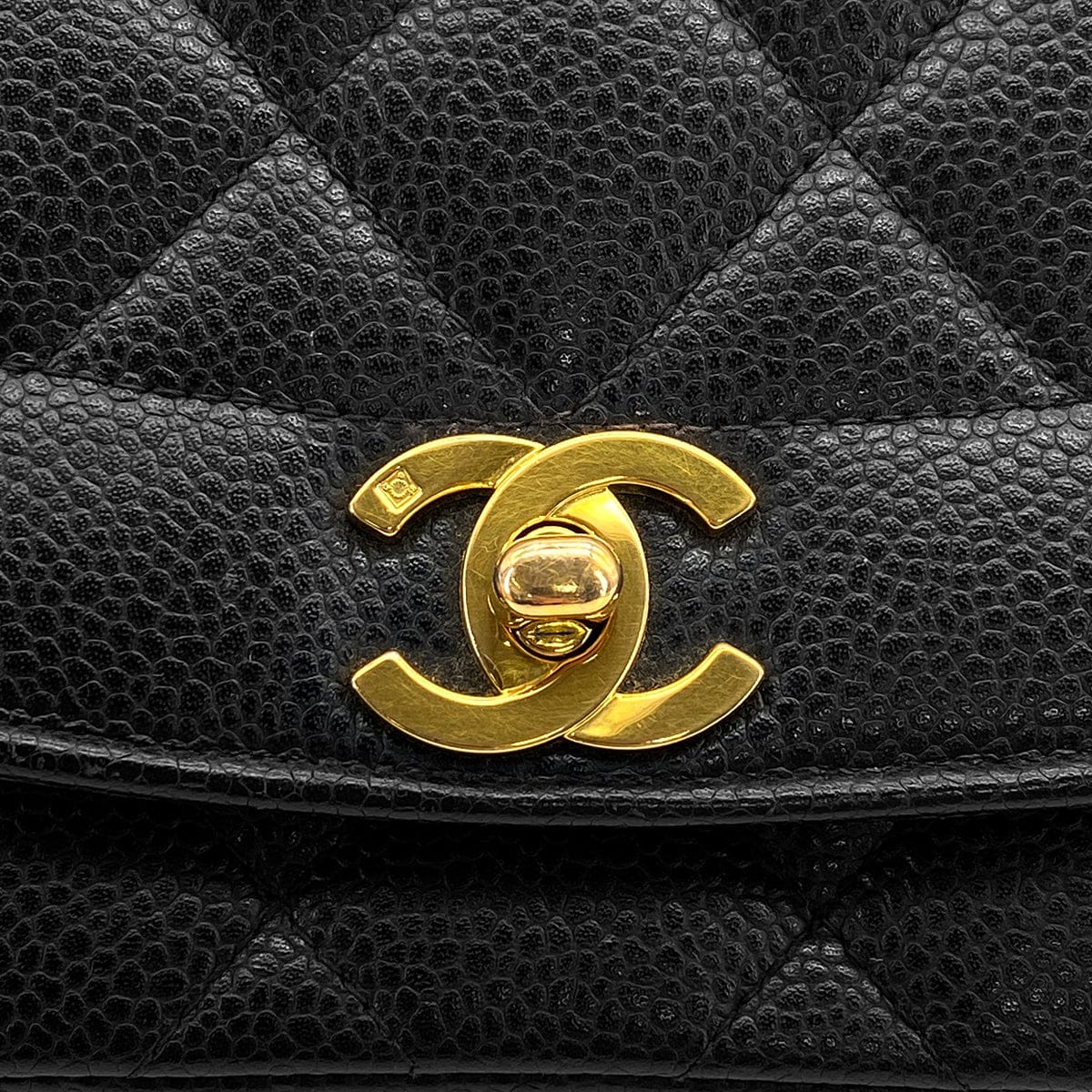 Luxury Promise Japan VINTAGE CHANEL DIANA MEDIUM CHAIN SHOULDER BAG BLACK CAVIAR SKIN GOLD HARDWARE 90317188
