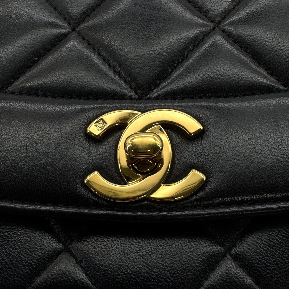 Luxury Promise Japan VINTAGE CHANEL DIANA MEDIUM CHAIN SHOULDER BAG BLACK LAMB SKIN GOLD HARDWARE  90323189