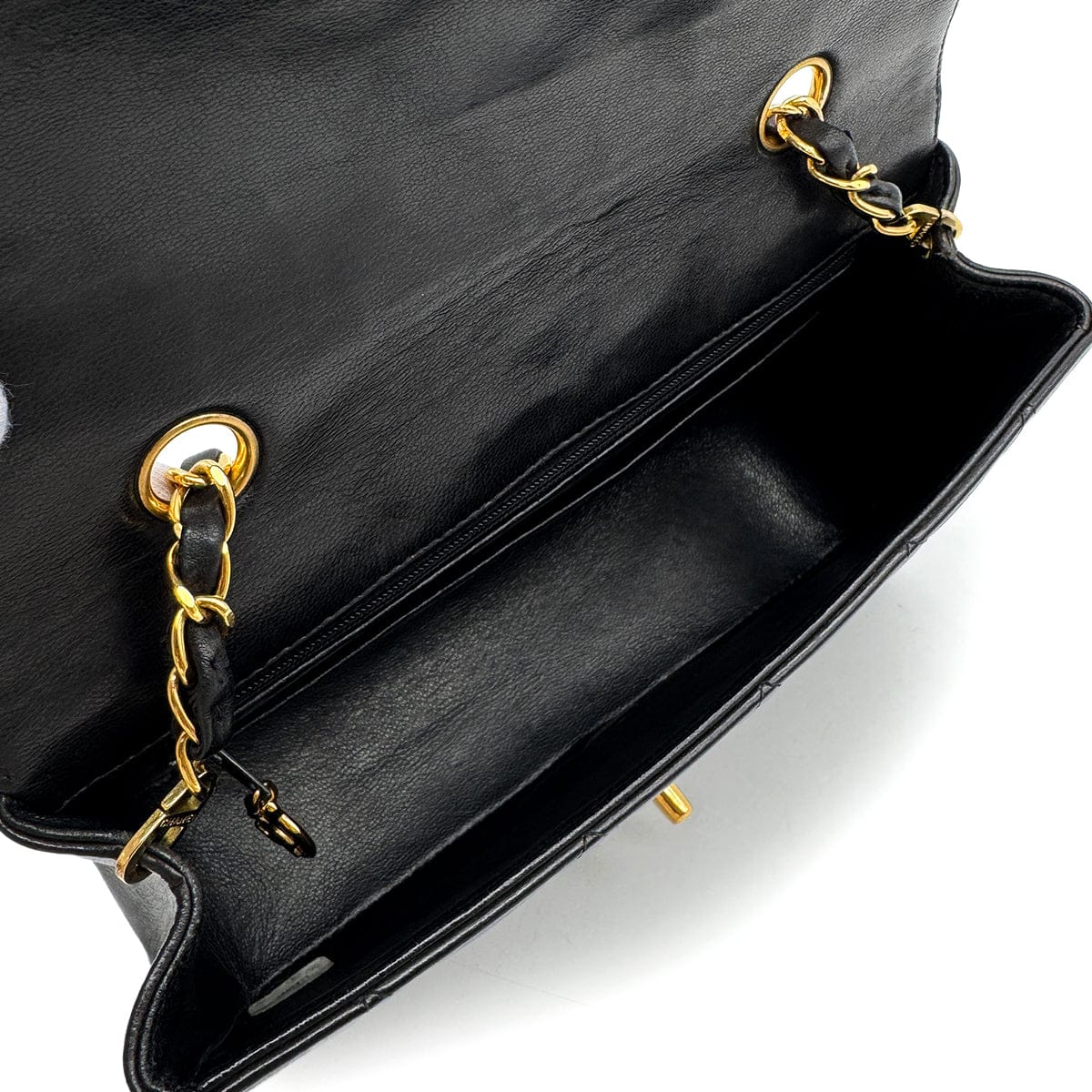 Luxury Promise Japan VINTAGE CHANEL DIANA SMALL CHAIN SHOULDER BAG BLACK LAMB SKIN GOLD HARDWARE 90323458