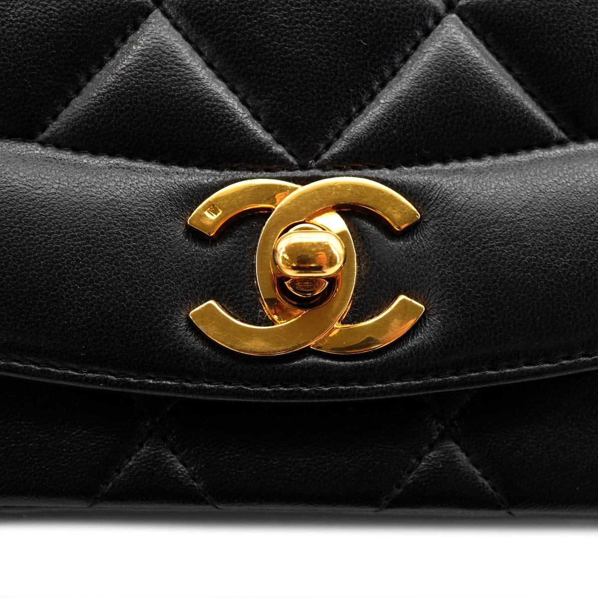 Luxury Promise Japan VINTAGE CHANEL DIANA SMALL CHAIN SHOULDER BAG BLACK LAMB SKIN GOLD HARDWARE 90330930