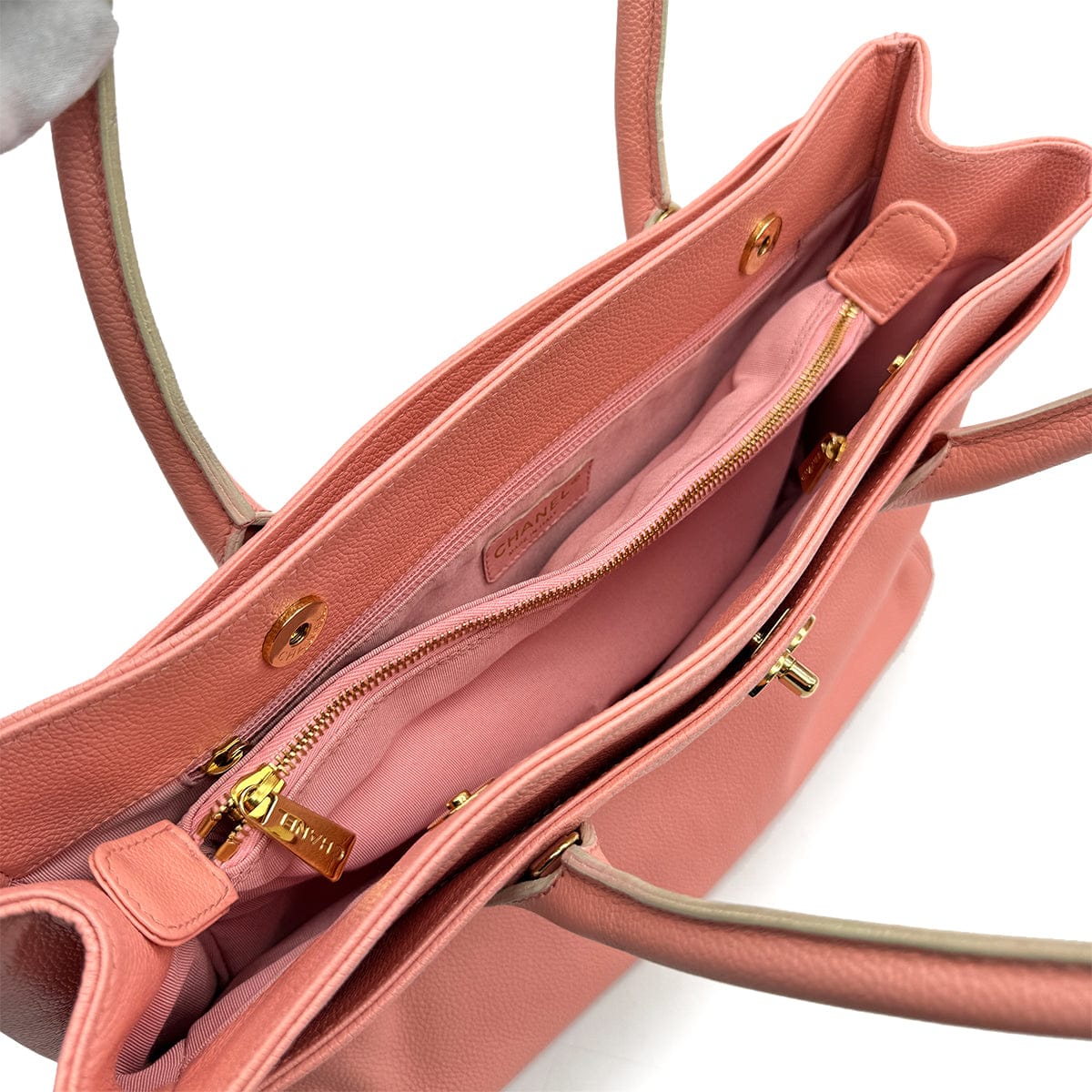 Luxury Promise Japan VINTAGE CHANEL EXECUTIVE TOTE SHOULDER BAG PINK LEATHER GOLD HARDWARE 90314331