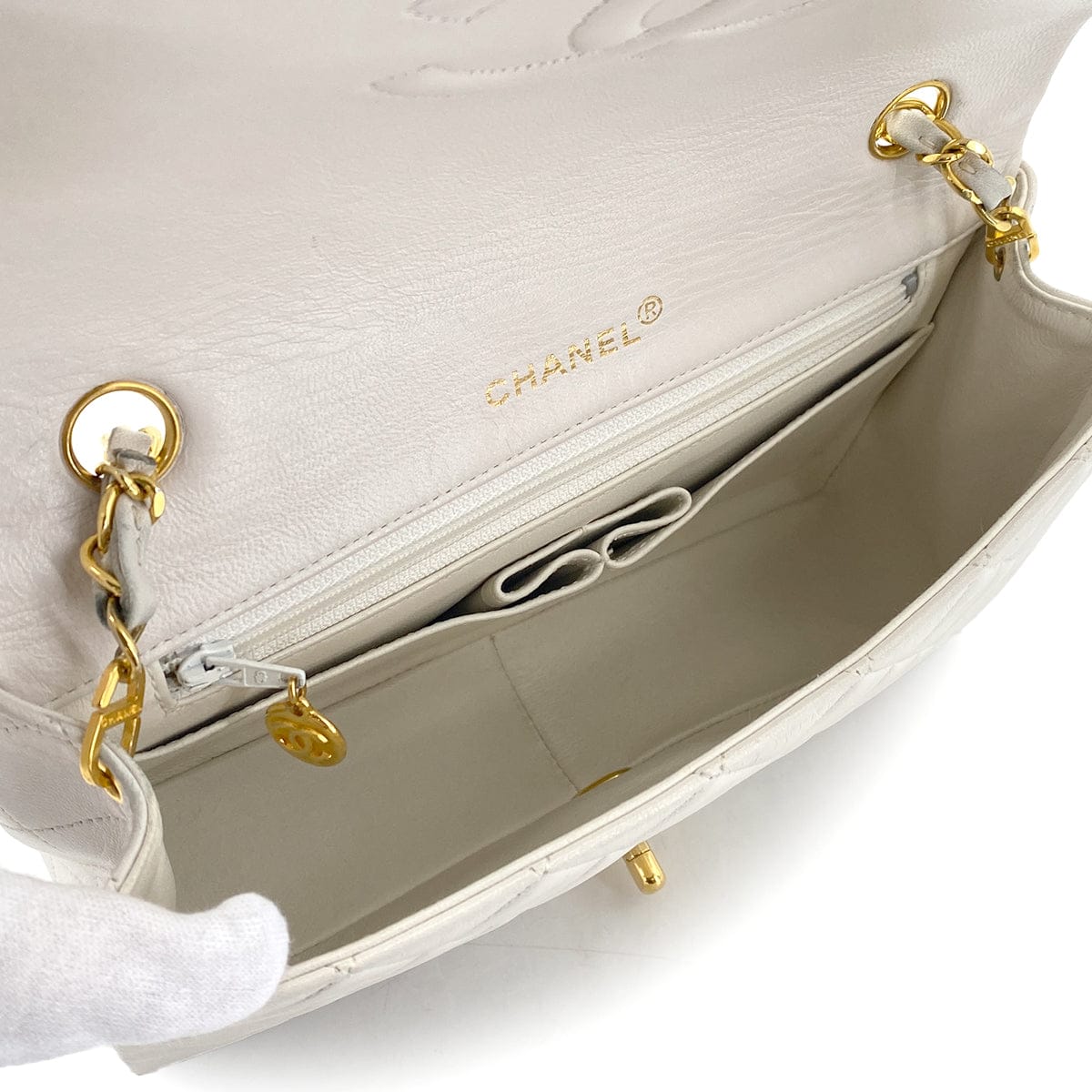 Luxury Promise Japan VINTAGE CHANEL FULL FLAP CHAIN SHUOLDER BAG WHITE LAMB SKIN GOLD HARDWARE 90321767