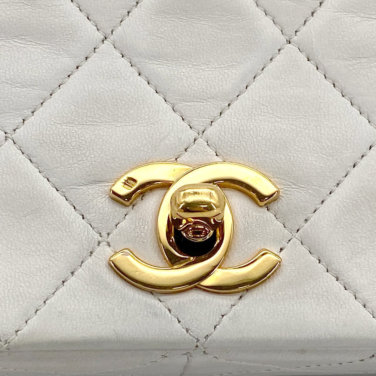 Luxury Promise Japan VINTAGE CHANEL FULL FLAP CHAIN SHUOLDER BAG WHITE LAMB SKIN GOLD HARDWARE 90321767