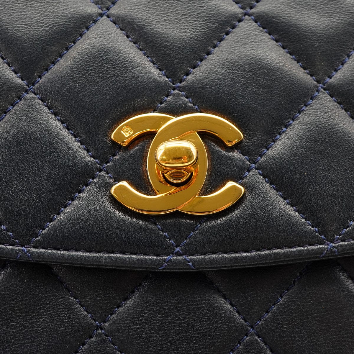 Luxury Promise Japan VINTAGE CHANEL MATELASSE CHAIN SHOULDER BAG NAVY LAMB SKIN GOLD HARDWARE 90340509