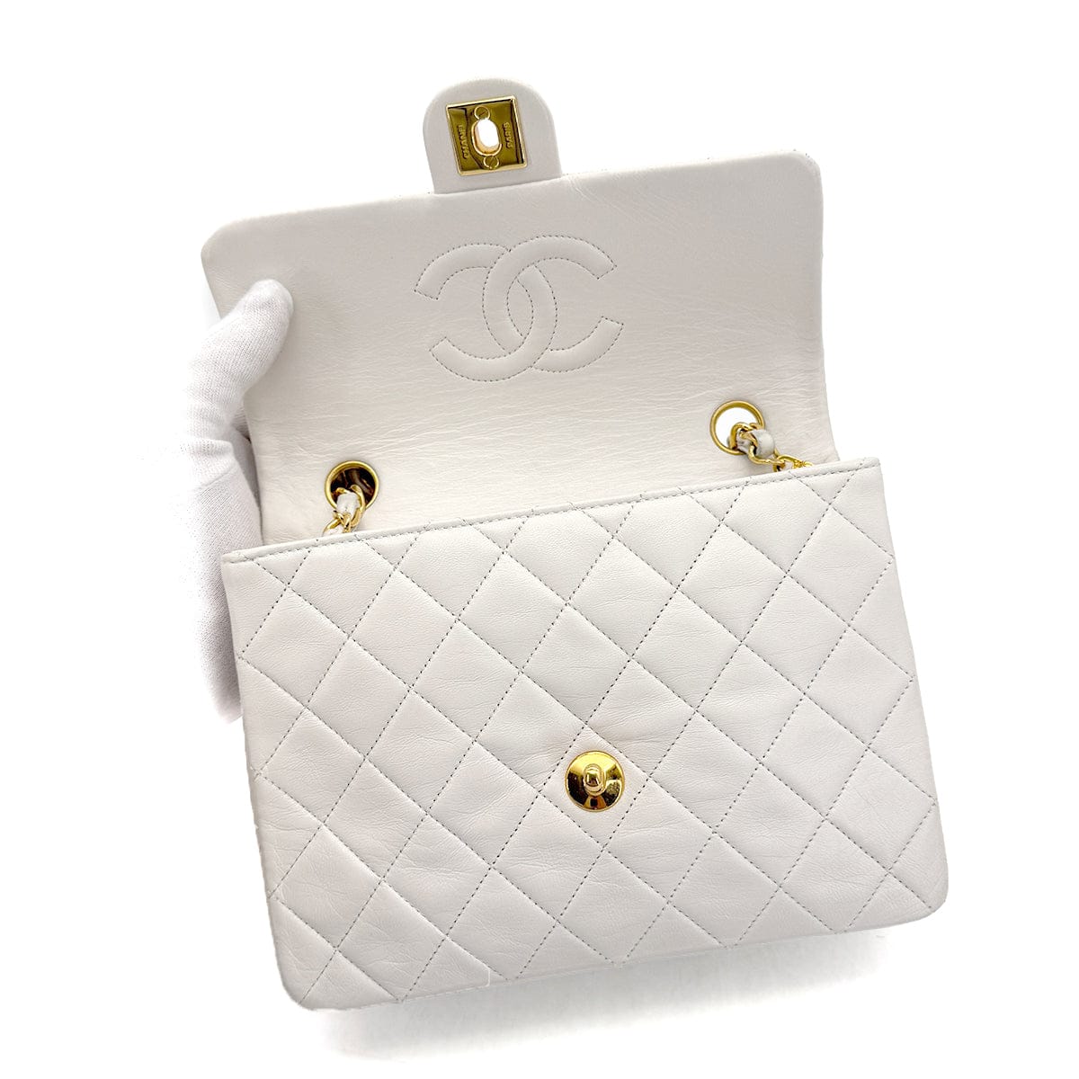 Luxury Promise Japan VINTAGE CHANEL MINI MATELASSE CHAIN SHOULDER BAG WHITE LAMB SKIN GOLD HARDWARE 90317872