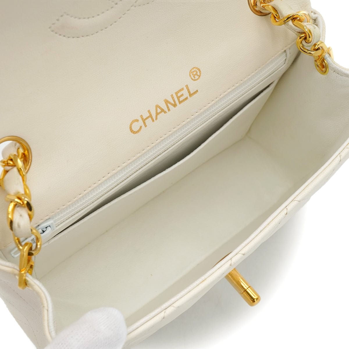 Luxury Promise Japan VINTAGE CHANEL MINI SQUARE 17 CHAIN SHOULDER BAG WHITE LAMB SKIN GOLD HARDWARE 90332914