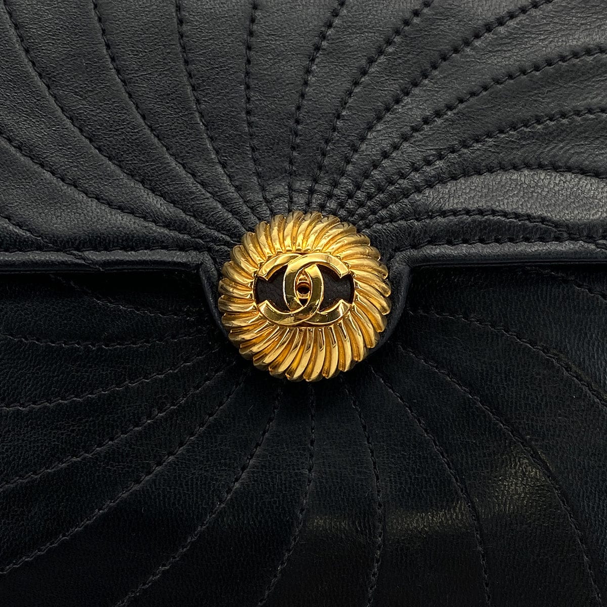 Luxury Promise Japan VINTAGE CHANEL SPIRAL CHAIN SHOULDER BAG BLACK LAMB SKIN GOLD HARDWARE 90315438