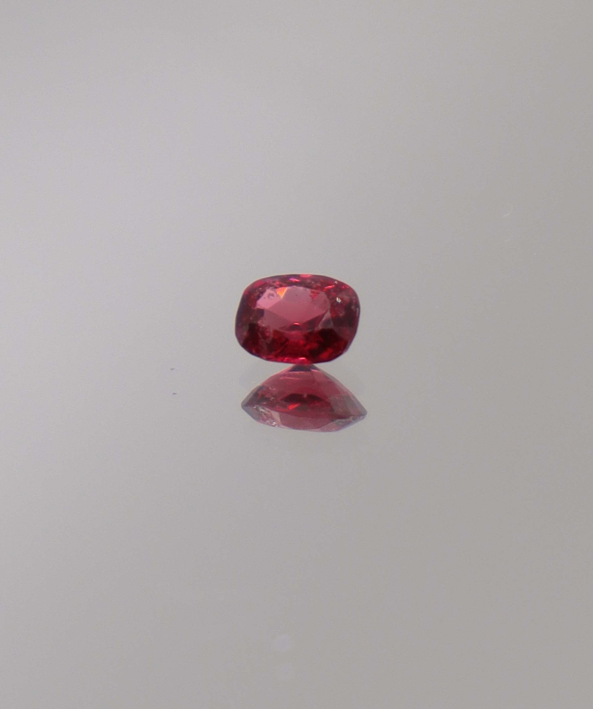 Luxury Promise 0.32ct  Burmese red spinel DXBCS0978